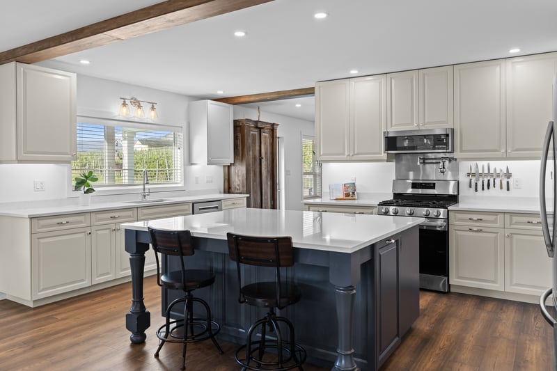 Luxury estate at 7207 Tucelnuit Drive, Oliver, BC — photo 13