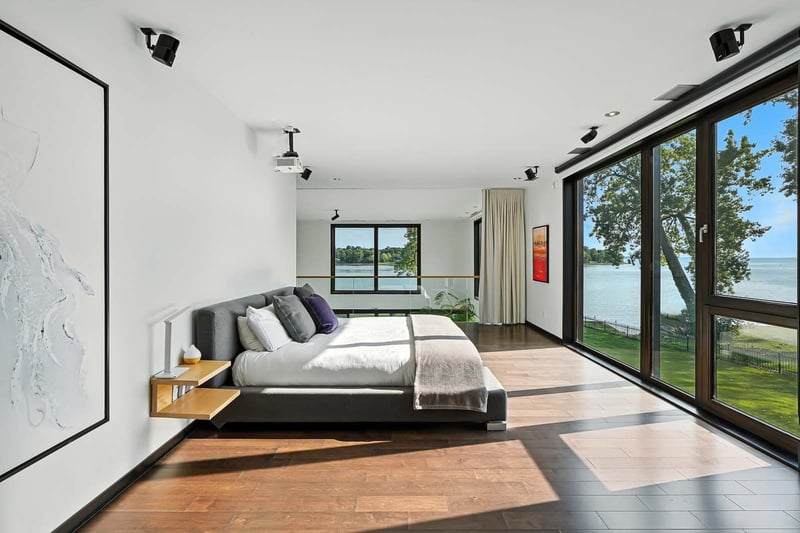 Luxury estate at 940 Chemin du Bord-du-Lac-Lakeshore, Dorval, QC — photo 12