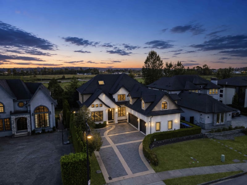 Luxury estate at 16636 57 Avenue, Surrey, BC — photo 2