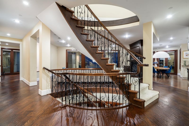Luxury estate at 2336 Kadlec Court, West Vancouver, BC — photo 6