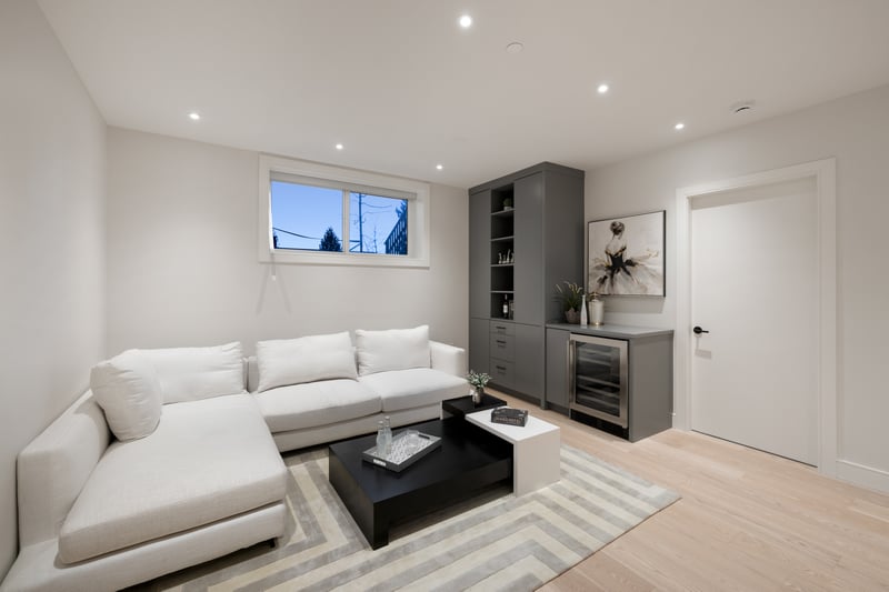 Luxury estate at 838 East 14th Street, North Vancouver, BC — photo 4