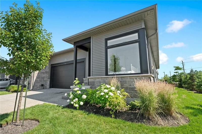 Luxury estate at 8974 Willoughby Drive unit 36, Niagara Falls, ON — photo 3