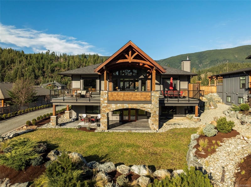 Luxury estate at 7343 Lakefront Place, Lake Cowichan, BC — photo 3