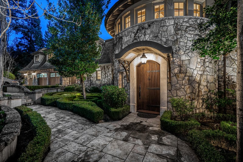 Luxury estate at 4672 Clovelly Walk, West Vancouver, BC — photo 3