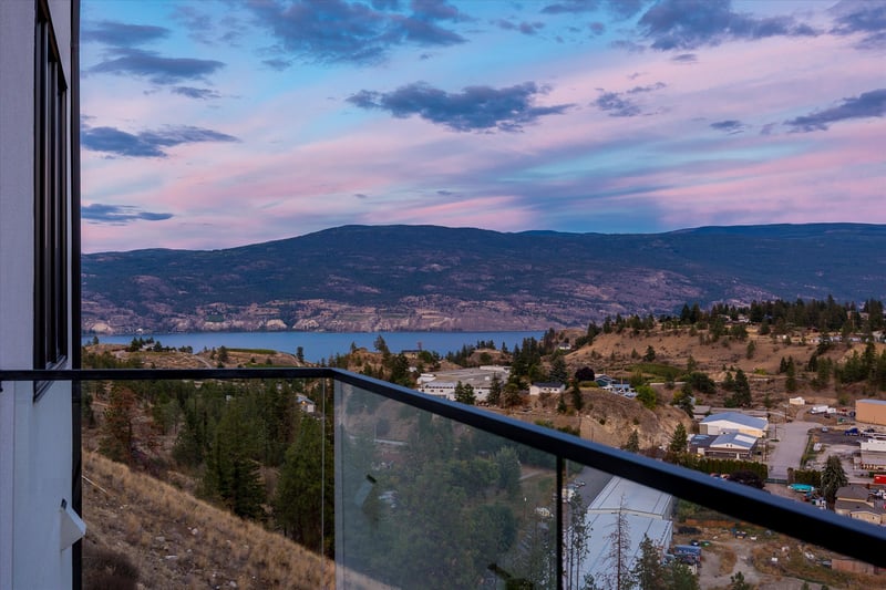 Luxury estate at 17499 Sanborn Street, Summerland, BC — photo 4