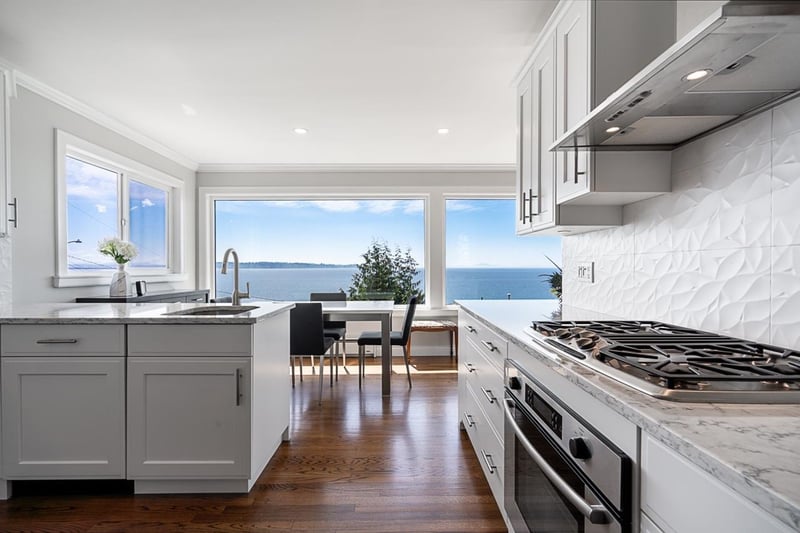 Luxury estate at 14535 Sunset Drive, White Rock, BC — photo 8
