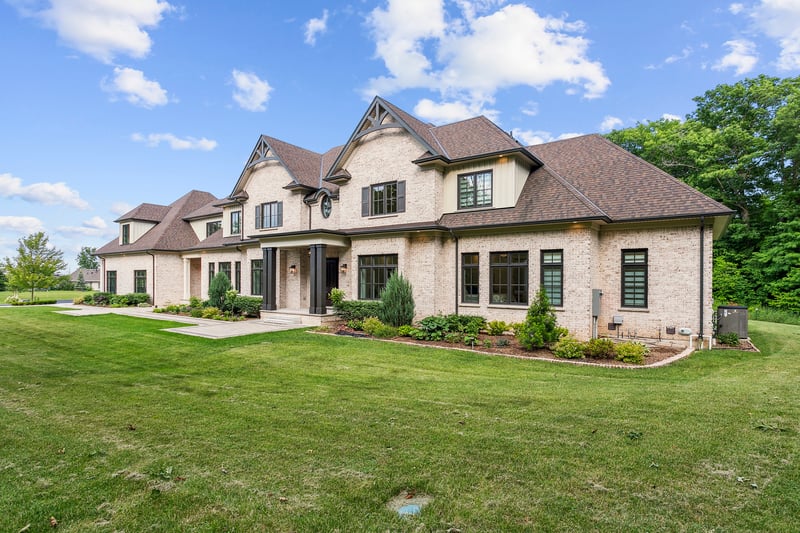 Luxury estate at 2606 Harvest Moon Lane, Burlington, ON — photo 7