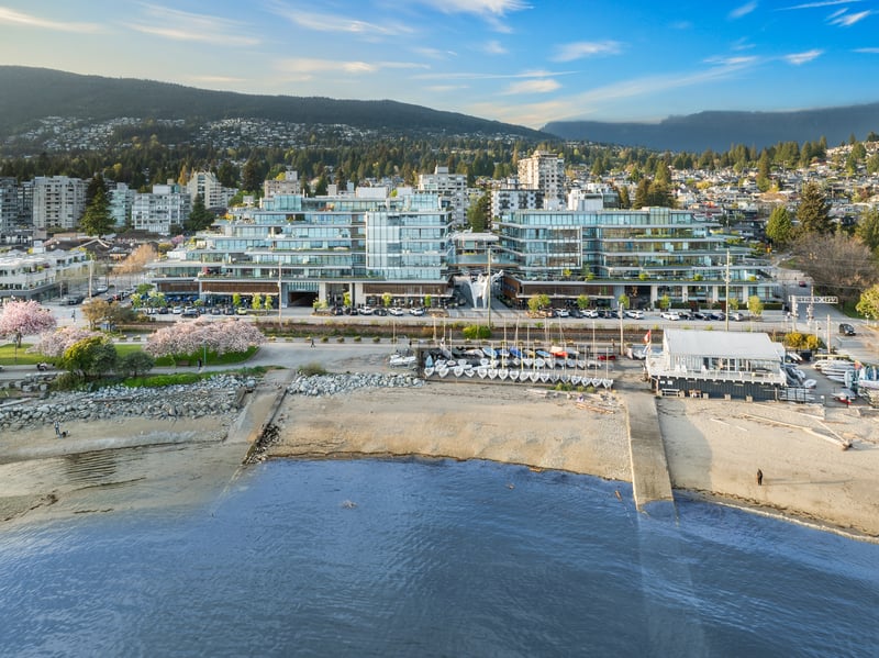 Luxury estate at 1355 Bellevue Avenue, West Vancouver, BC — photo 4