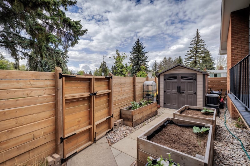 Luxury estate at 13615 Buena Vista Road Northwest, Edmonton, AB — photo 8