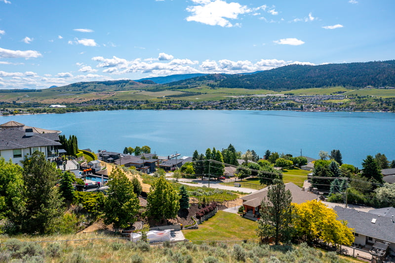 Luxury estate at 7551 Tronson Road, Vernon, BC — photo 2
