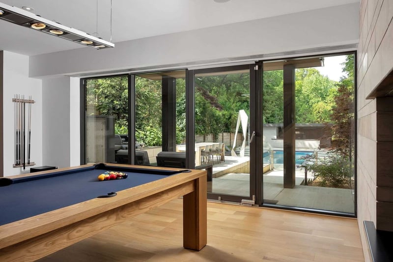 Luxury estate at 11 North Drive, Toronto — photo 19
