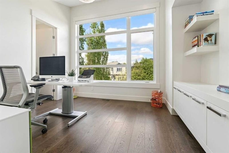 Luxury estate at 2026 32 Street Southwest, Calgary, AB — photo 13