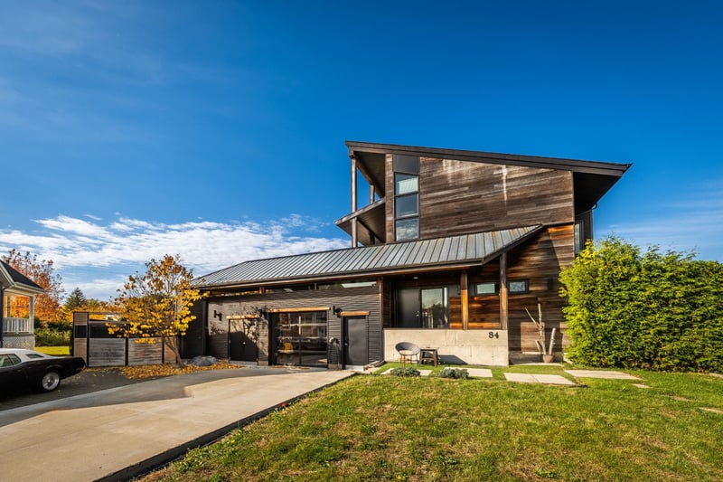 Luxury estate at 84 Rue des Chèvrefeuilles, Saint-Jean-sur-Richelieu, QC — photo 2