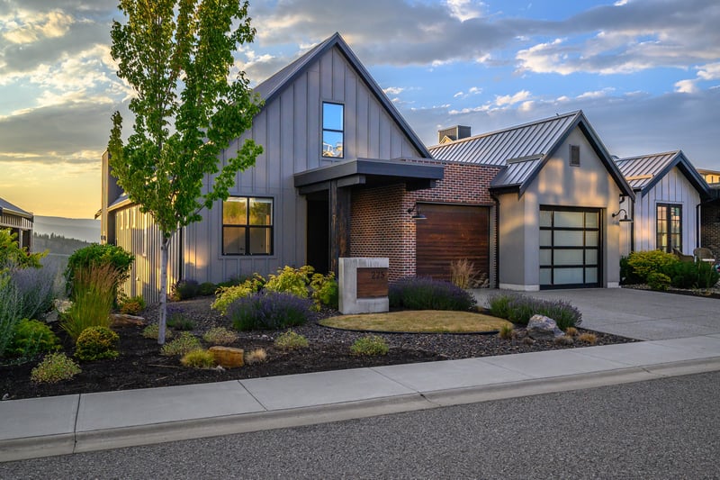 Luxury estate at 225 Dominion Way, Vernon, BC — photo 2