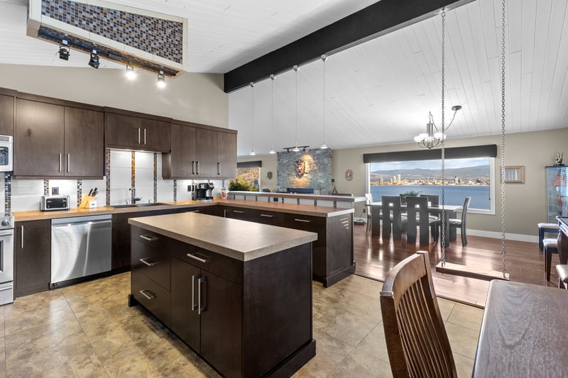 Luxury estate at 1084 Westside Road South, West Kelowna, BC — photo 4