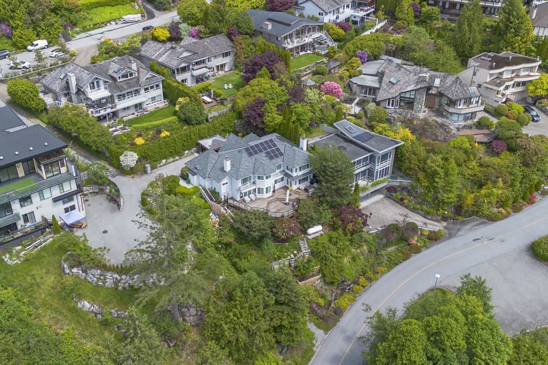 Luxury estate at 42 Sweetwater Place, Lions Bay, BC — photo 3