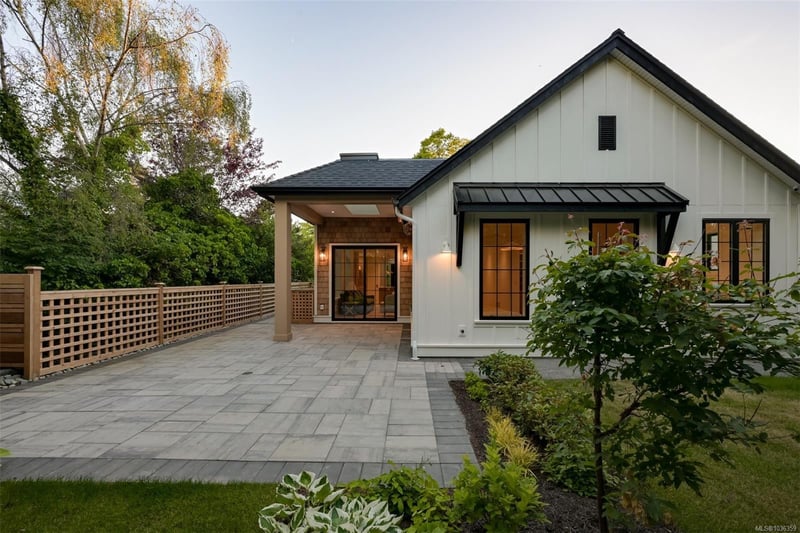 Luxury estate at 587 Oliver Street, Victoria, BC — photo 29