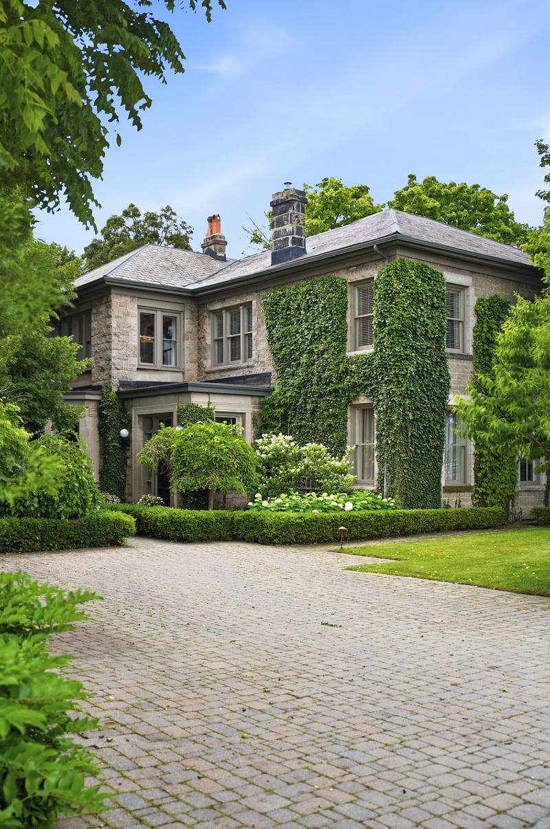 Luxury estate at 77 Claremont Drive, Hamilton, ON — photo 2