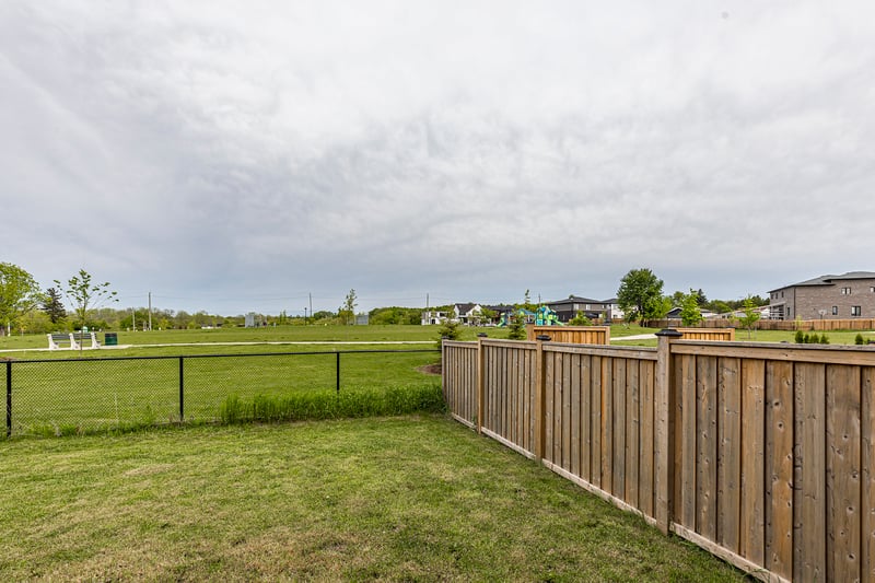 Luxury estate at 102 Greenwich Avenue, Hamilton, ON — photo 34