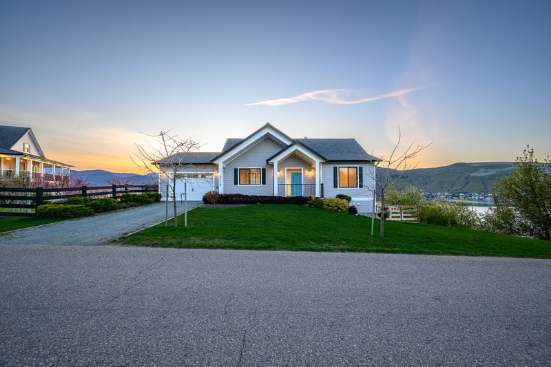 Luxury estate at 8000 Bench Row Road, Vernon, BC — photo 16