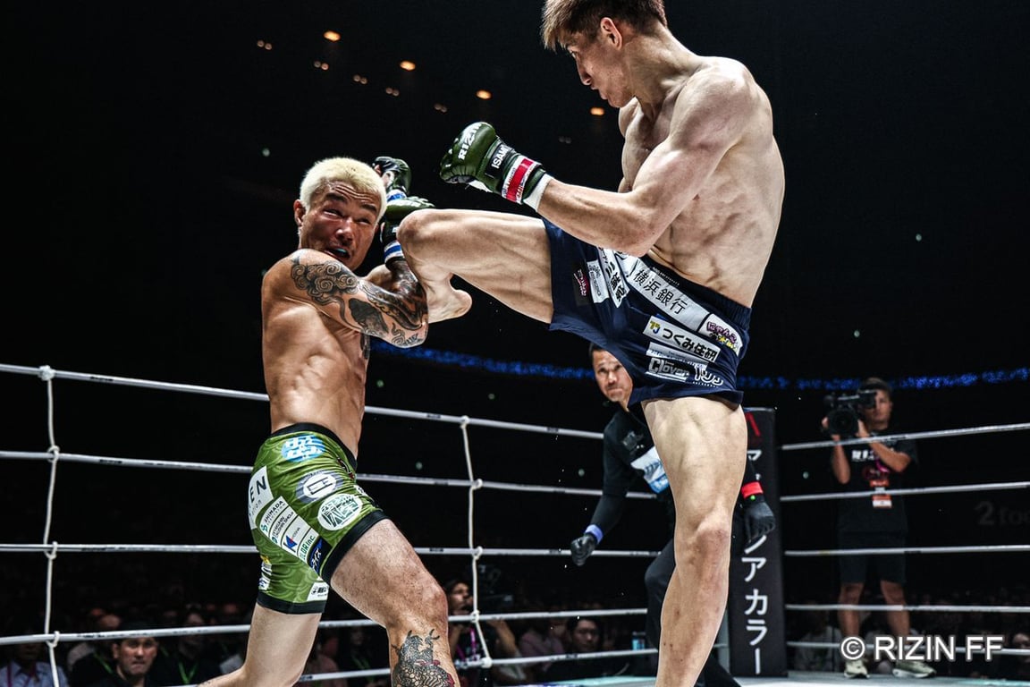 Naoki Inoue started utlizing high-kicks during the second round. Photo Credits - RIZIN FF.