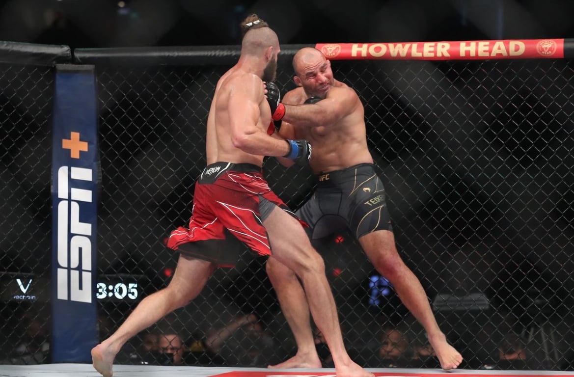 Jiri Prochazka and Glover Teixeira go to war in Singapore. Credits to: Paul Miller USA-TODAY Sports