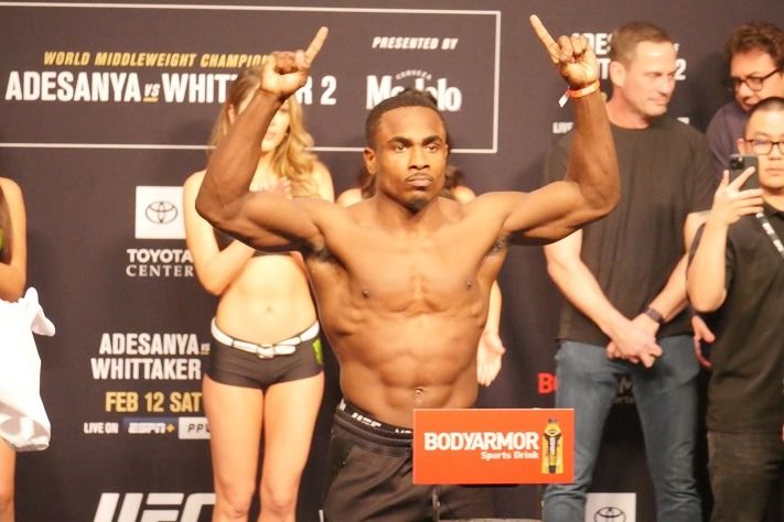 Jeremiah Wells weighing in before his fight with Blood Diamond. Photo by Dave Noseworthy, Cageside Press.