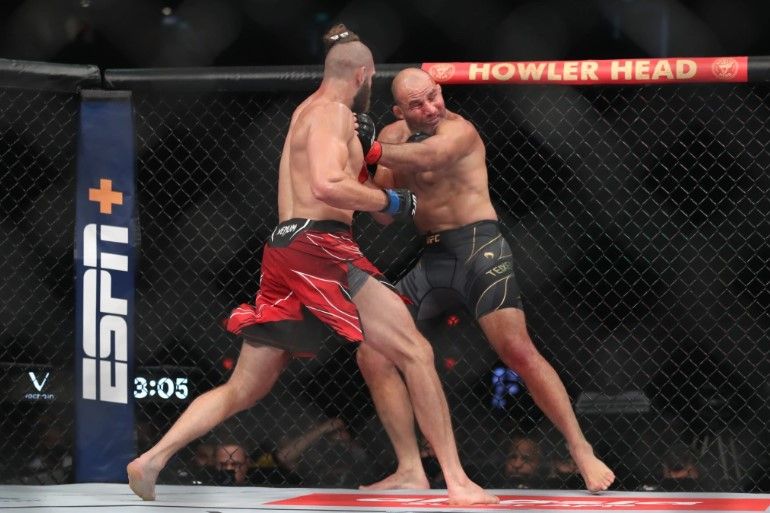 Jiri Prochazka defeats Glover Teixeira to become the new champion. Credits to: Paul Miller-USA TODAY Sports