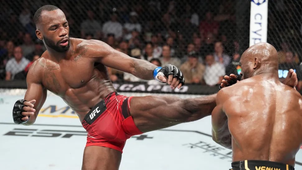 Leon Edwards landed a crushing head-kick on Kamaru Usman. Credits to: Shakiel Mahjouri - CBS Sports.
