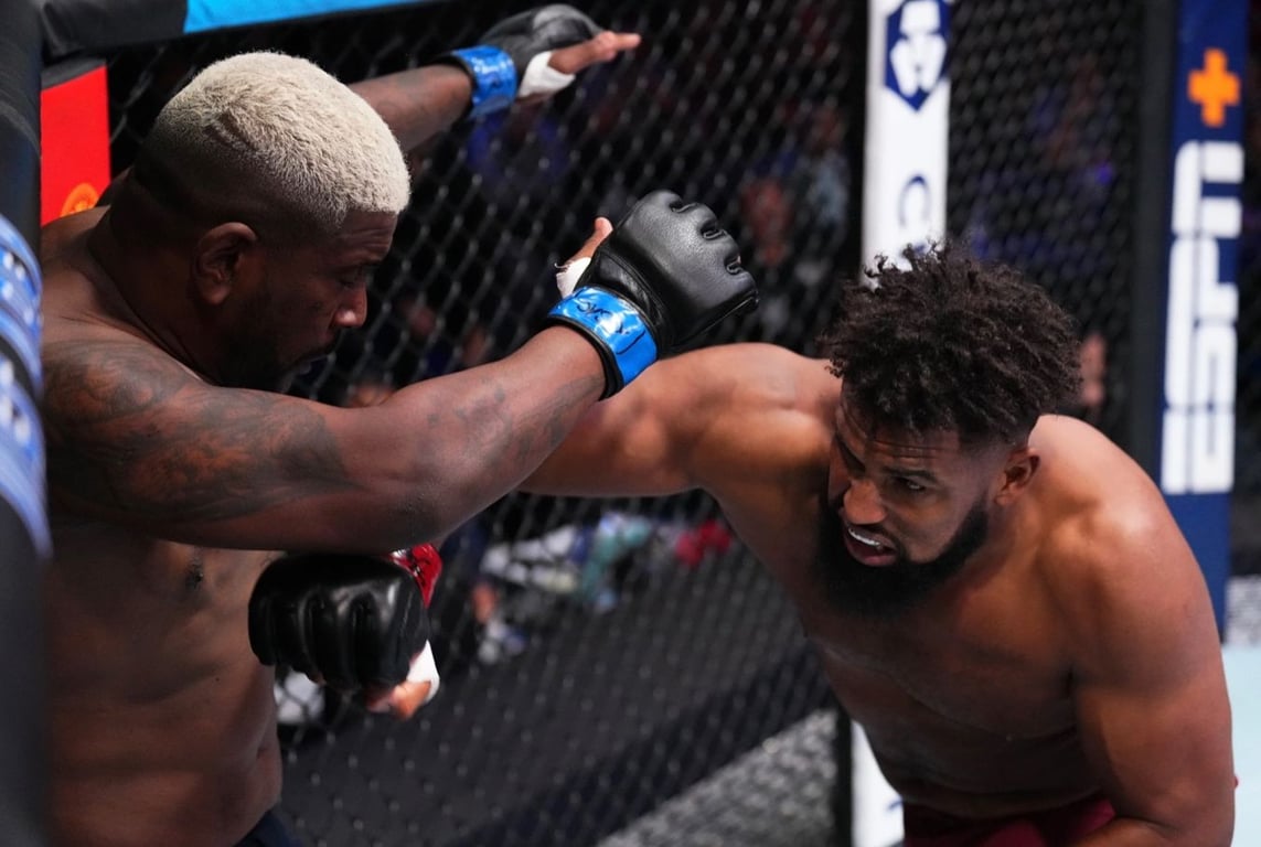 Waldo Cortes-Acosta puts away his opponent in the first round. Credits to: Chris Unger/Zuffa LLC