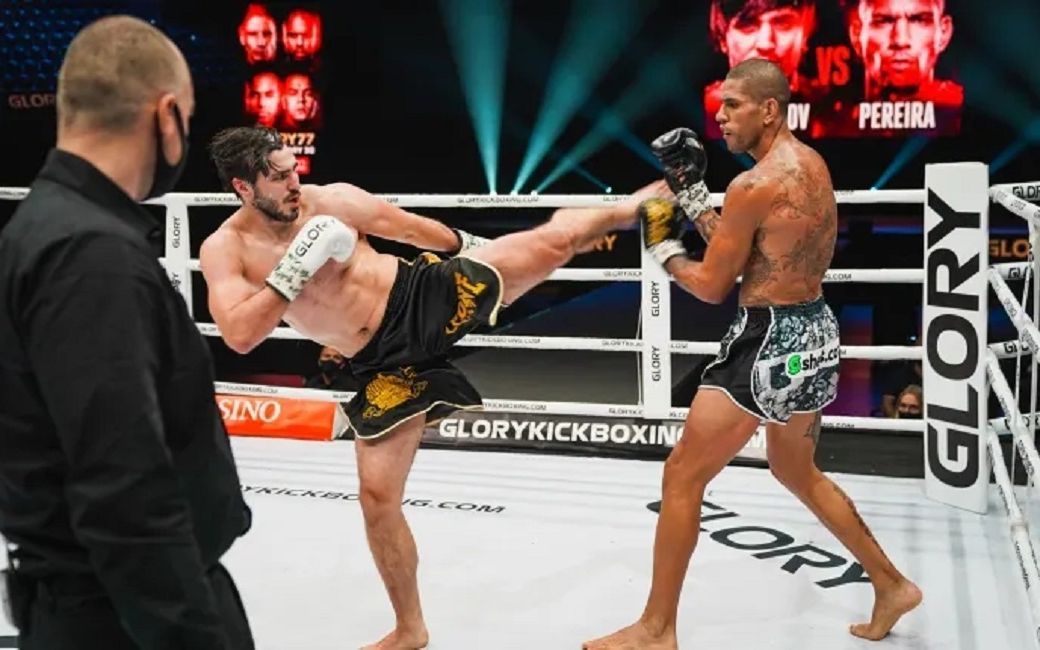 Alex Pereira def. Artem Vakhitov by split decision. Credit: Glory Kickboxing.