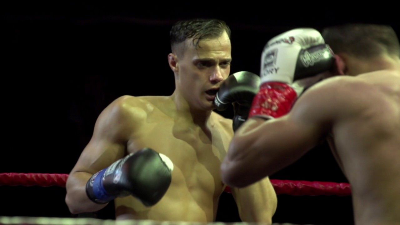 Jonathan Di Bella tells Verdict MMA that his father along with professional boxers and kickboxers are what inspire him to fight. Credits to: Glory Kickboxing.