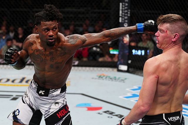 Kevin Holland in his fight against Stephen Thompson. Photo by Jeff Bottari, Zuffa LLC.