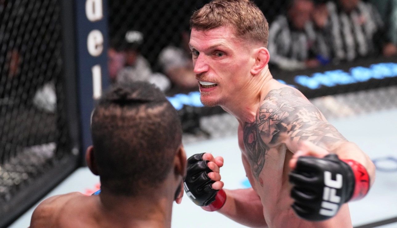 David Dvořák throwing against Manel Kape. Credits to: Chris Unger - Zuffa LLC.