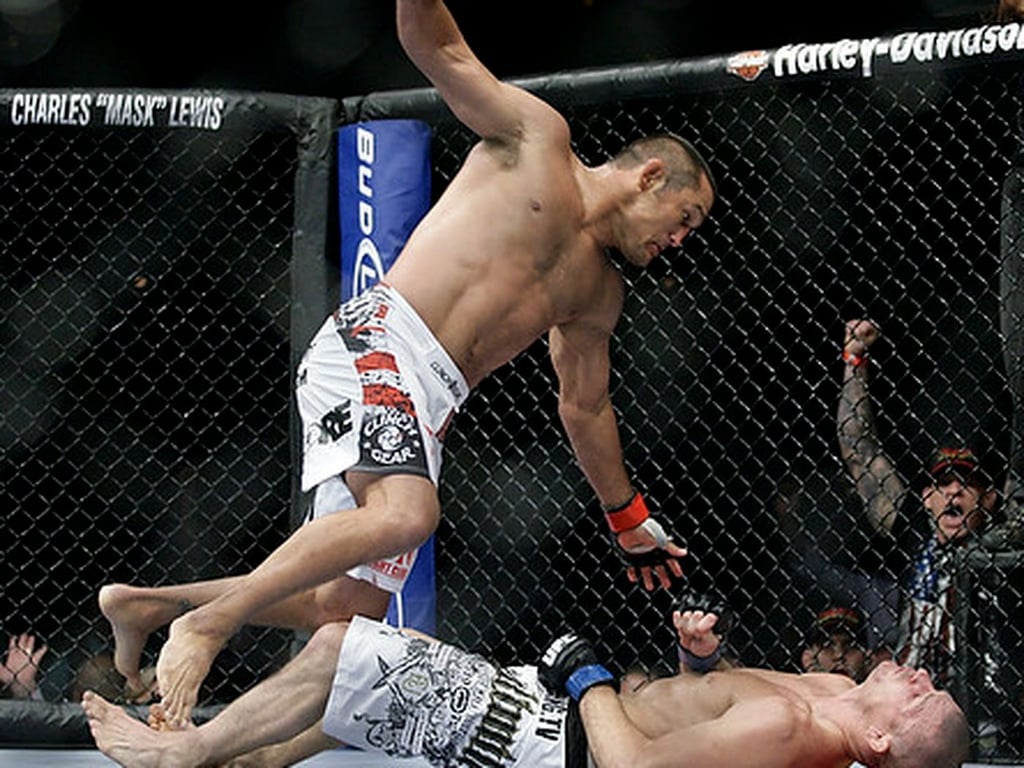Dan Henderson lands an H-Bomb on Michael Bisping. Credits to: Zuffa LLC