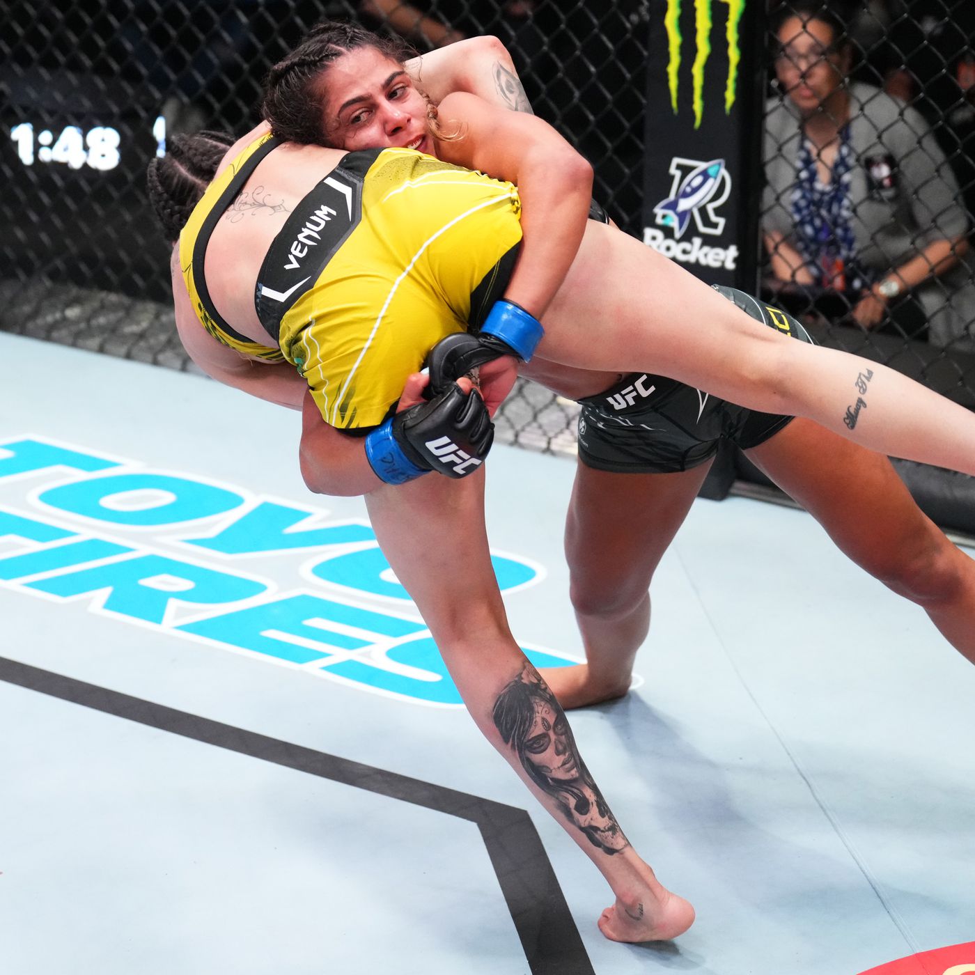 Tabatha Ricci Double Legs Polyana Viana. Credits to: Chris Unger/Zuffa LLC.