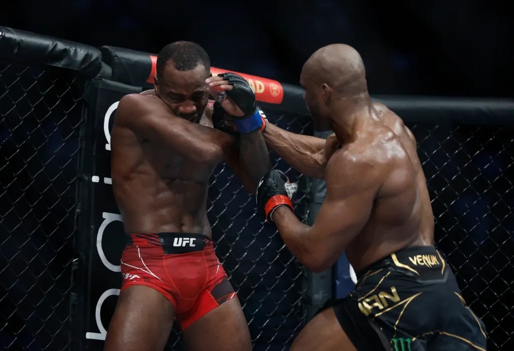 Kamaru Usman was dominant coming into the fifth round vs. Leon Edwards. Credits to: Jeffrey Swinger, USA TODAY Sports.