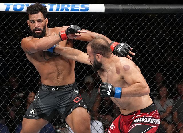 Murzakanov in his knockout win against Devin Clark. Photo by Jeff Bottari (2022).