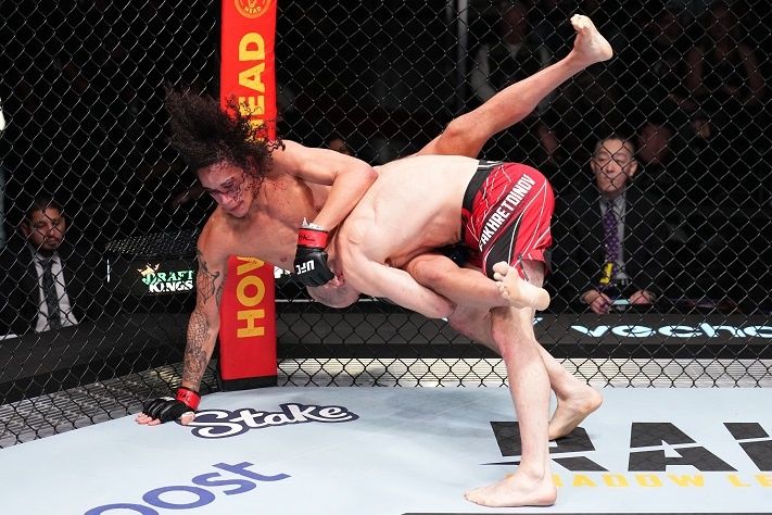 Rinat Fakhretdinov taking Bryan Battle down. Photo by Chris Unger, Zuffa LLC.