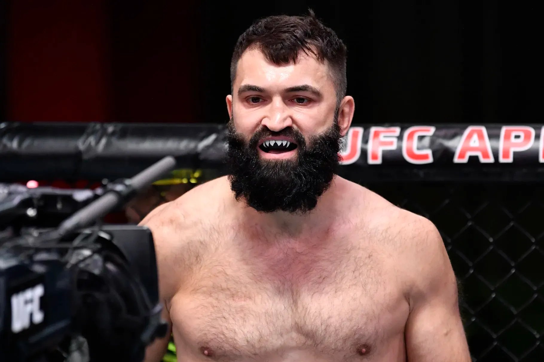 Andre Arlovski shows off his signature Bulldog mouthguard. Credits to: Jeff Bottari-Zuffa LLC