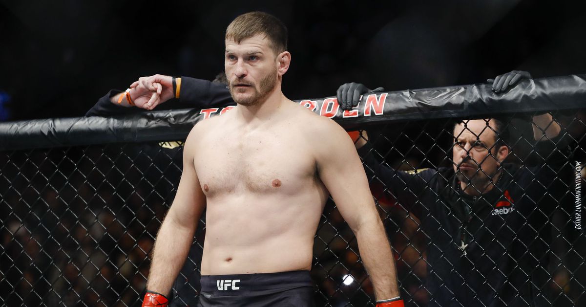 Stipe Miocic waiting to defend his UFC Heavyweight title. Credits to: Esther Lin-MMAFighting.