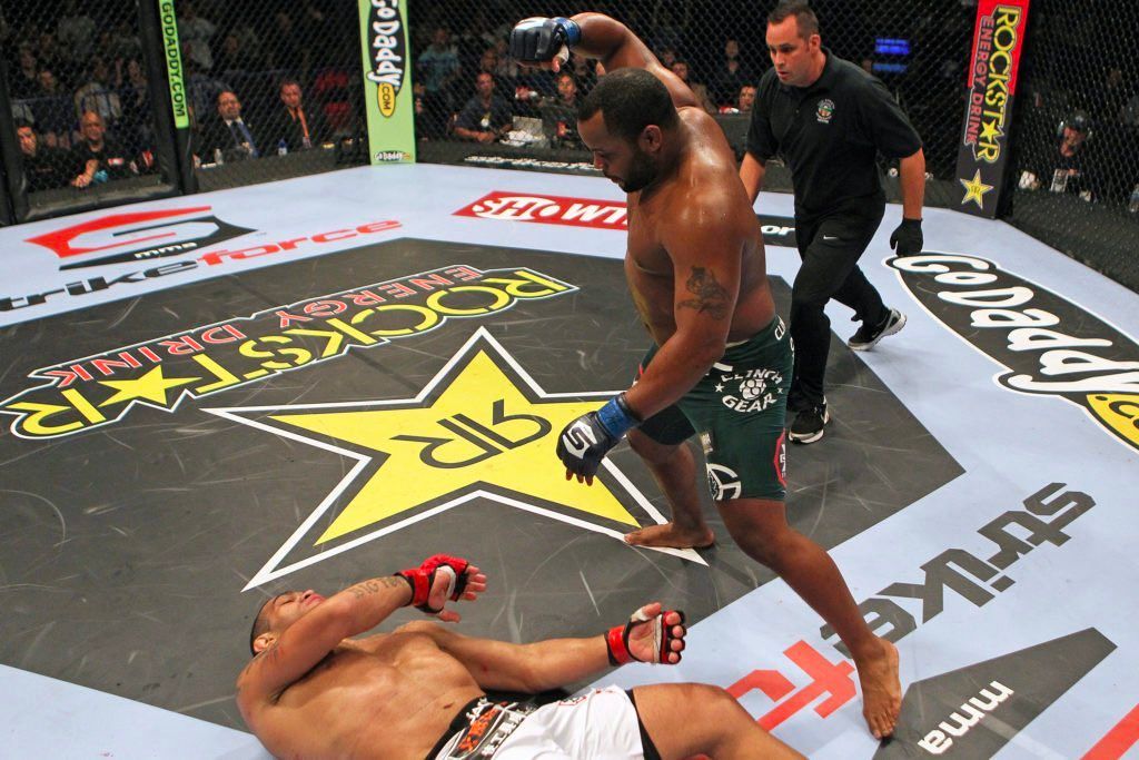 Cormier landing the final blows against Bigfoot Silva. Credits to Esther Lin-MMAFighting
