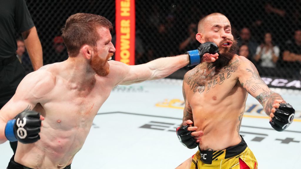 Cory Sandhagen lands a clean jab on Chito Vera. Credit: ESPN.