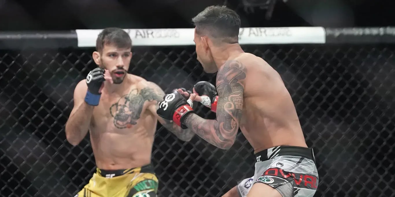 Matheus Nicolau in his fight against Brandon Roval. Credits to: Denny Medley - USA TODAY Sports.