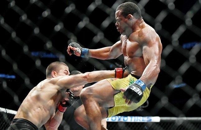 Alexander Hernandez defeats Francisco Trinaldo. Credits to: Zuffa LLC