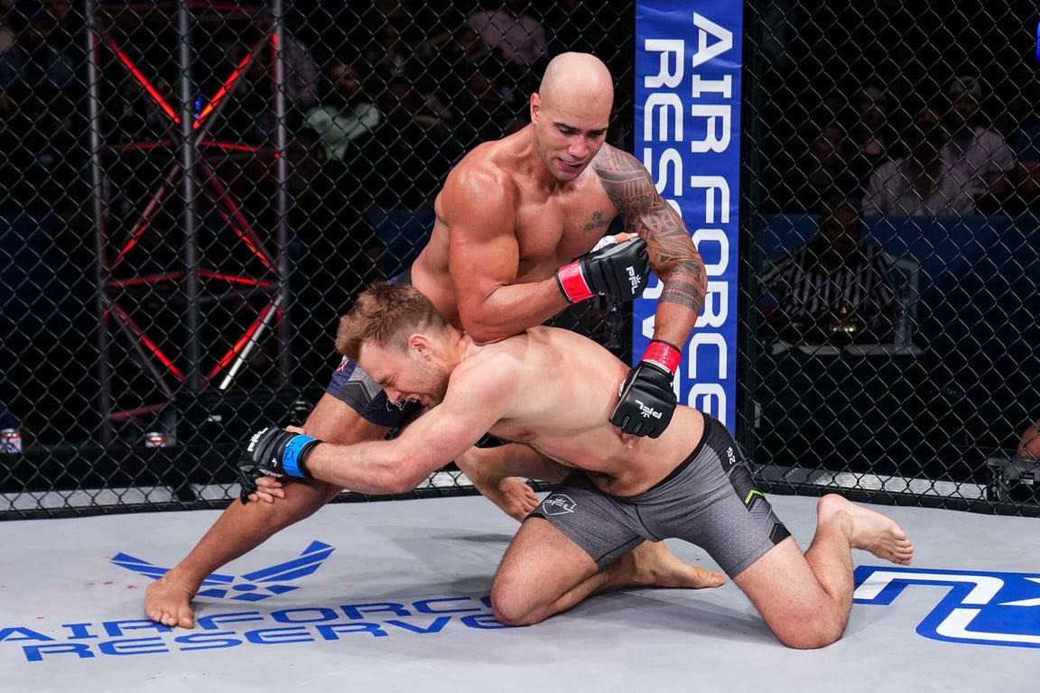 Bruno Cappelozza vicious against Stuart Austin. (Professional Fighters League)