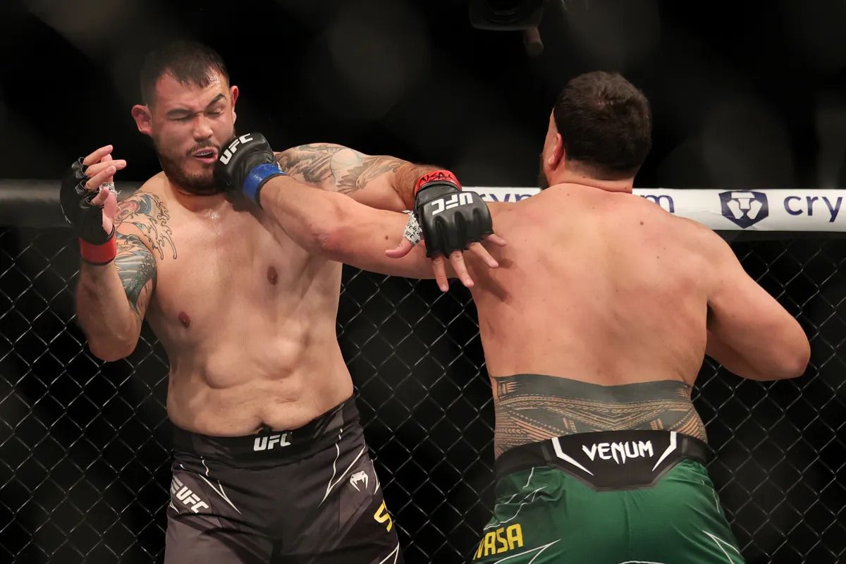 Tai Tuivasa stuns Augusto Sakai with a left hand. Credit: MMA Junkie.