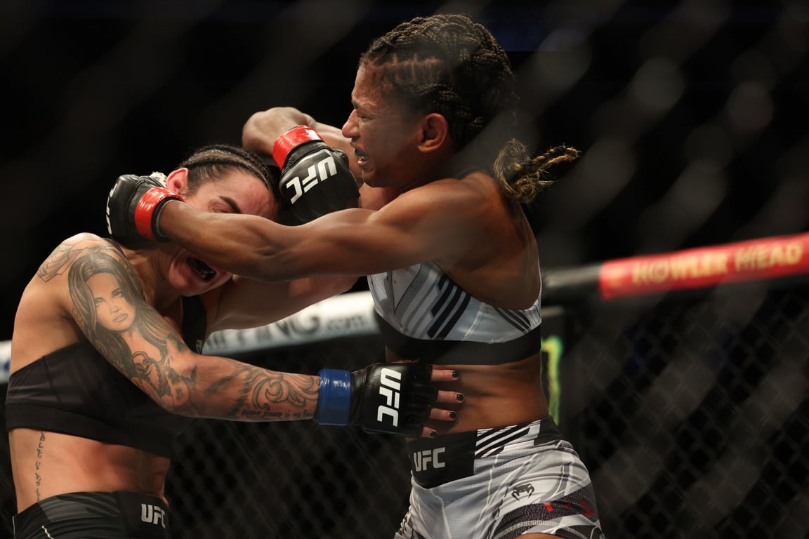 Angela Hill out striking Emily Ducote in her last performance. Credits to: Nathan Ray Seebeck - USA TODAY Sports.