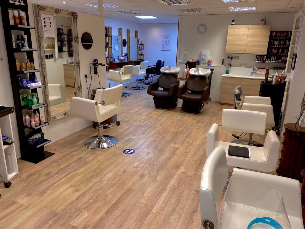 RIVA in Bitterne - salonspy