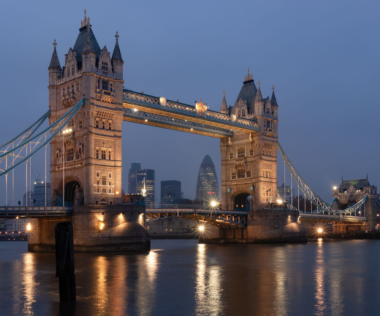 Tower Bridge - Artificial Lighting